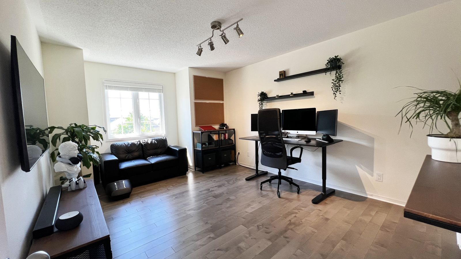 Third bedroom, currently set up as an office
