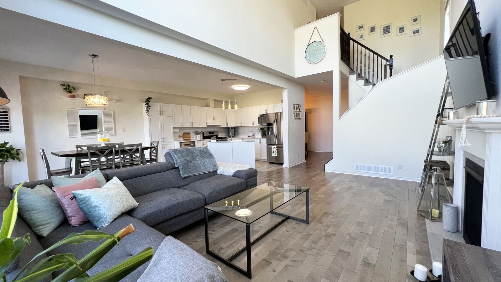 Open concept living room and kitchen